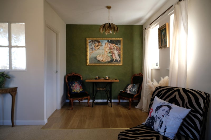 Photo 1