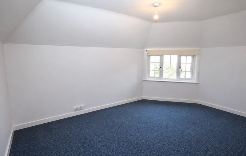 Photo 1: Can be furnished or unfurnished 