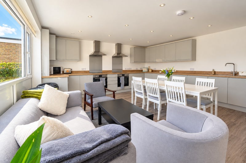 Photo 1: Open-plan kitchen, dining and living room