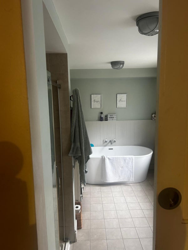 Photo 1: Bathroom