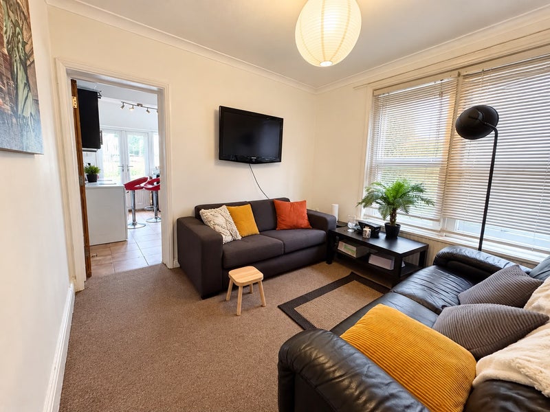 Photo 1: Living Room 