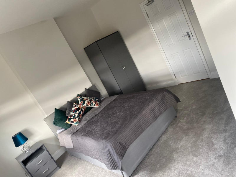 Photo 1: Room 3