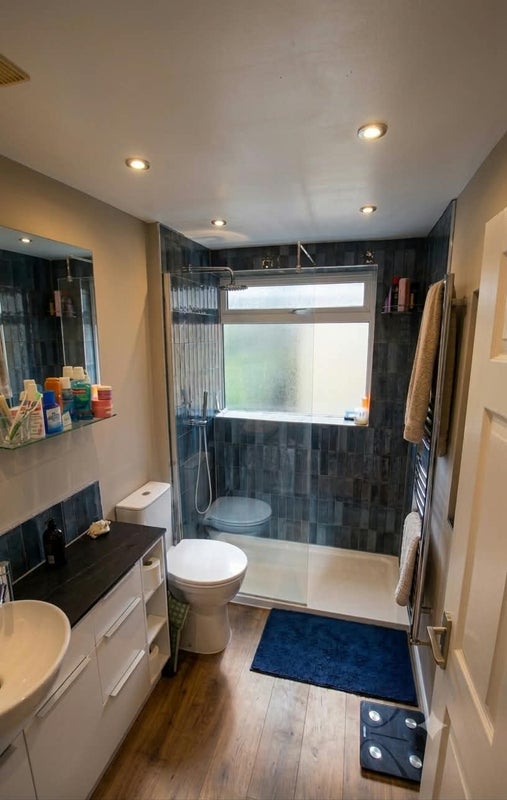 Photo 1: Bathroom