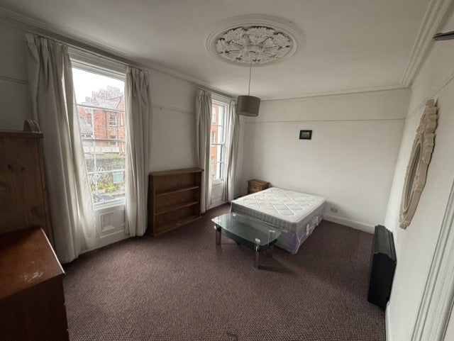 Photo 1: Bedroom 4 