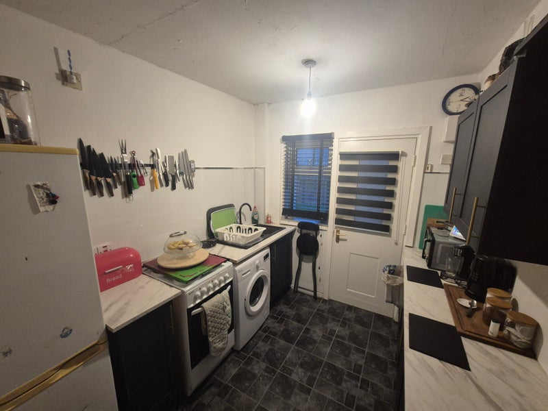 Photo 1: Kitchen