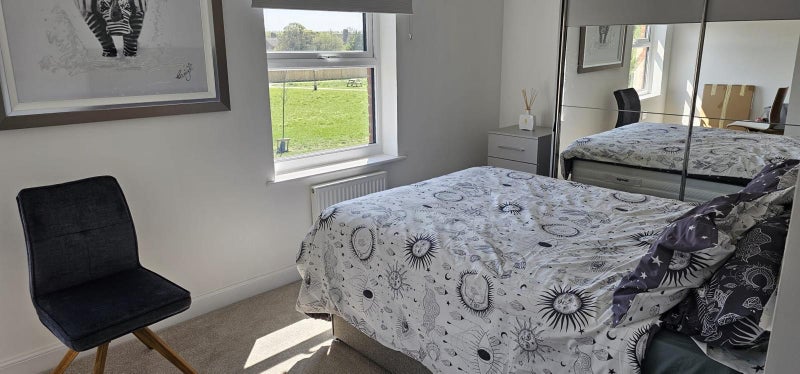 Photo 1: Larger double bedroom