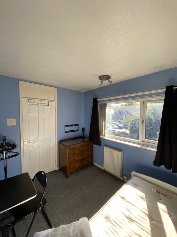 Photo 1: Single Bedroom (single bed)