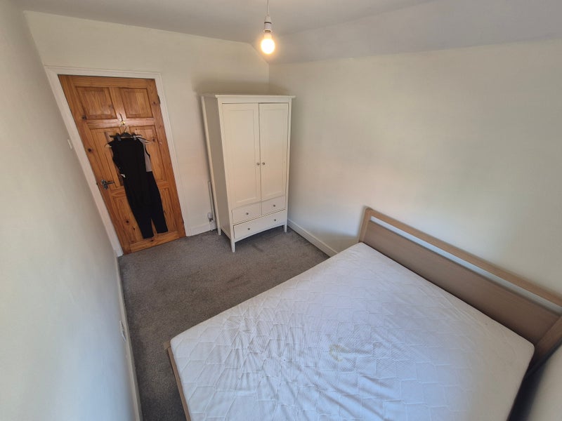 Photo 1: Bedroom
