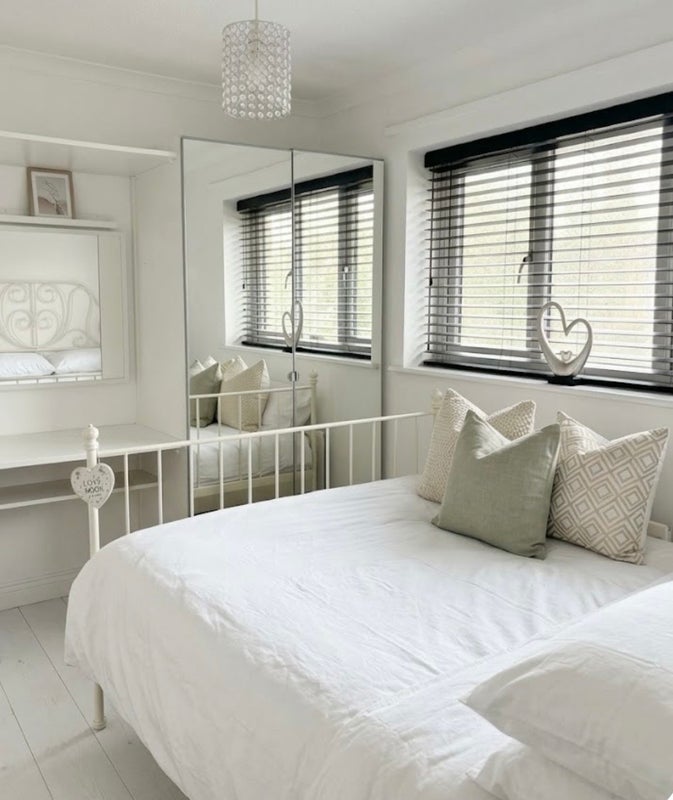 Photo 1: Double Room 