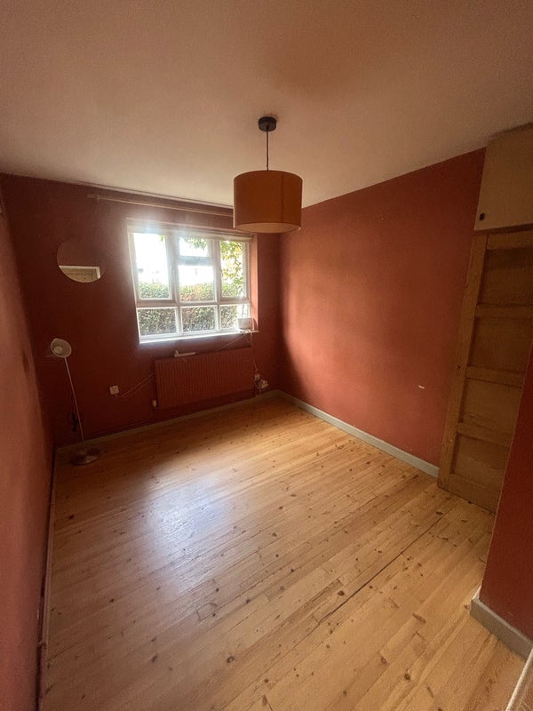 Photo 1: Bedroom 