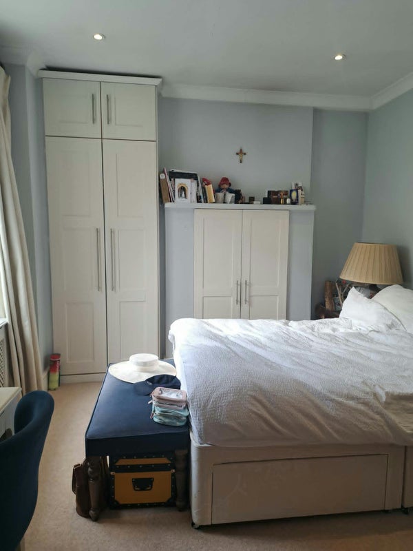 Photo 1: Bedroom