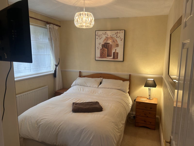 Photo 1: Double bedroom facing back garden 