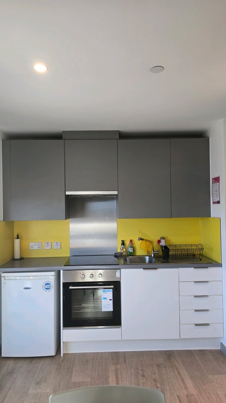 Photo 1: Kitchen