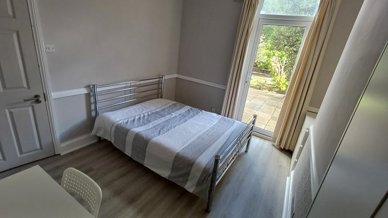 Photo 1: Room 3