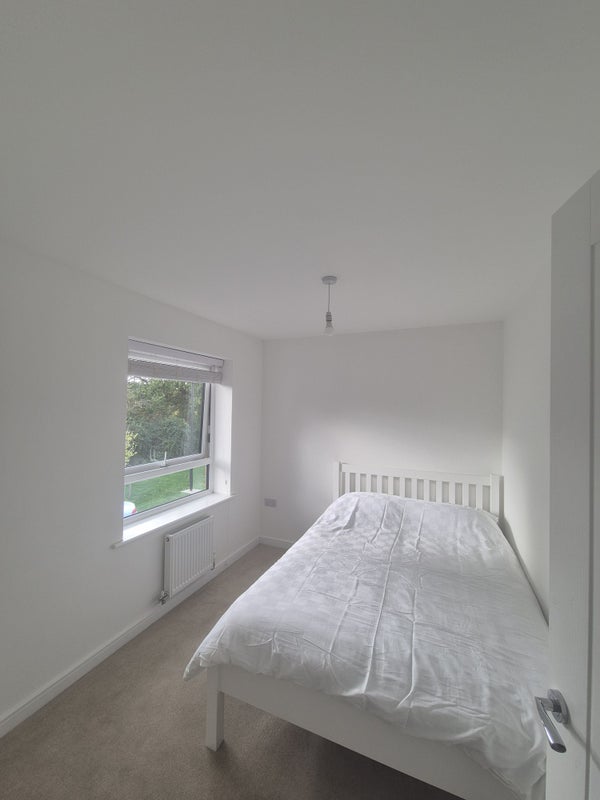 Photo 1: Bedroom