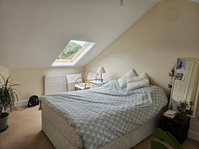 Photo 1: Ensuite bedroom 1