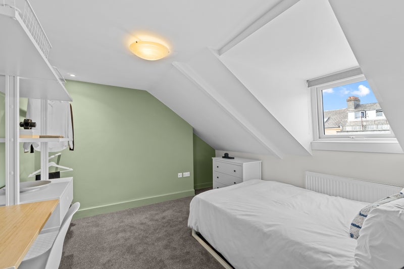 Photo 1: Room 7