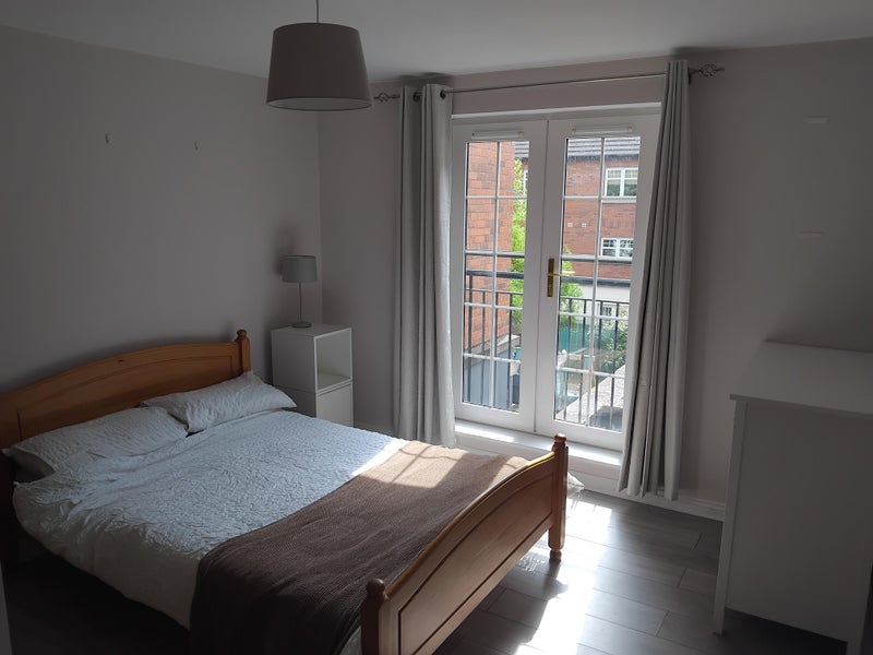 Photo 1: Bedroom