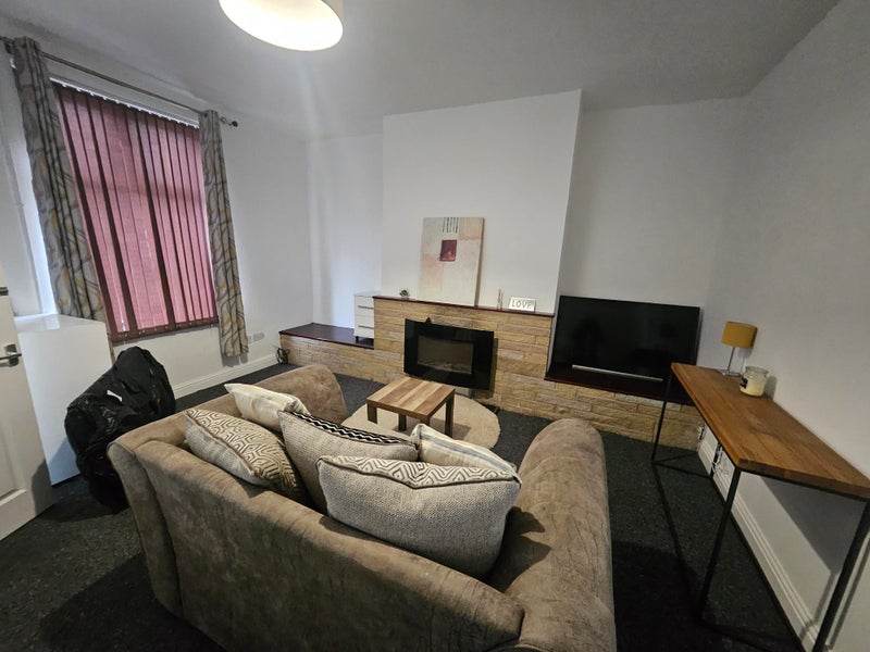 Photo 1: Reception Room