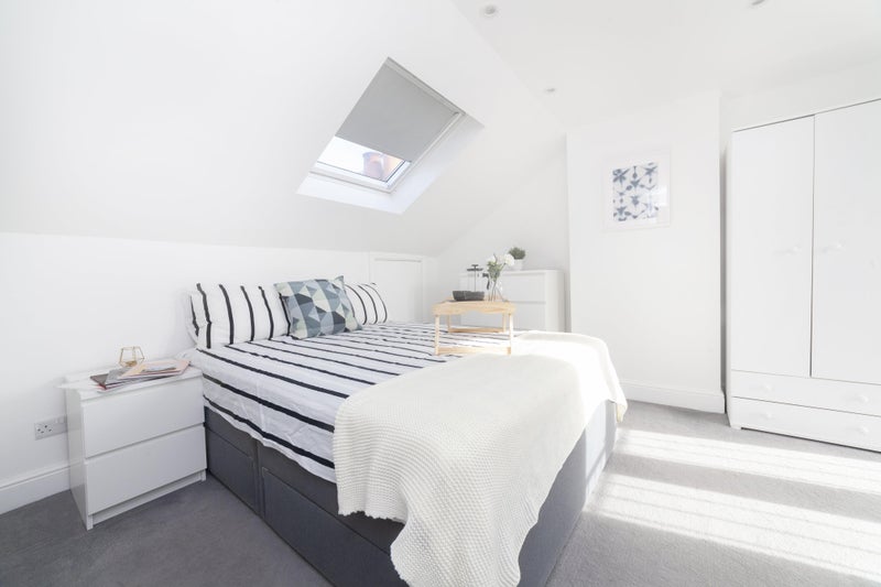 Photo 1: Ensuite Bedroom