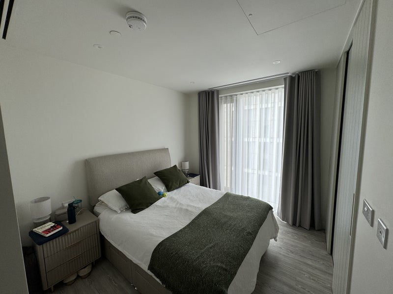 Photo 1: Ensuite Bedroom (taken during my current flatmate's occupation)