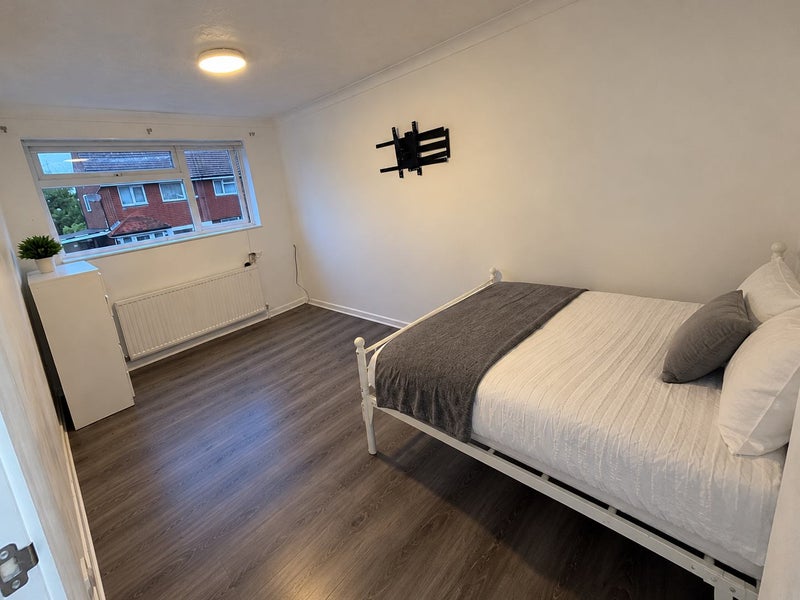 Photo 1: Large Double Room £600