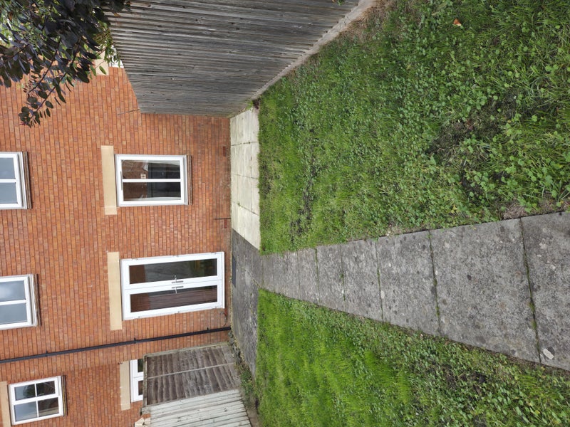 Photo 1: Garden
