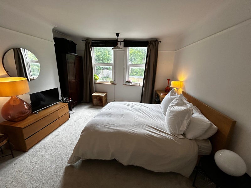 Photo 1: Bedroom