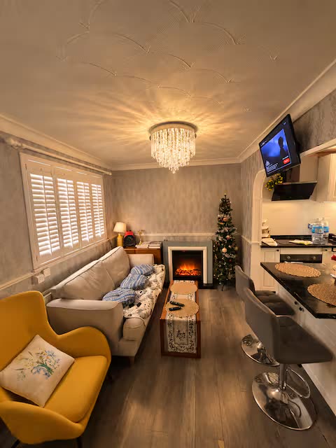 Photo 1: living room