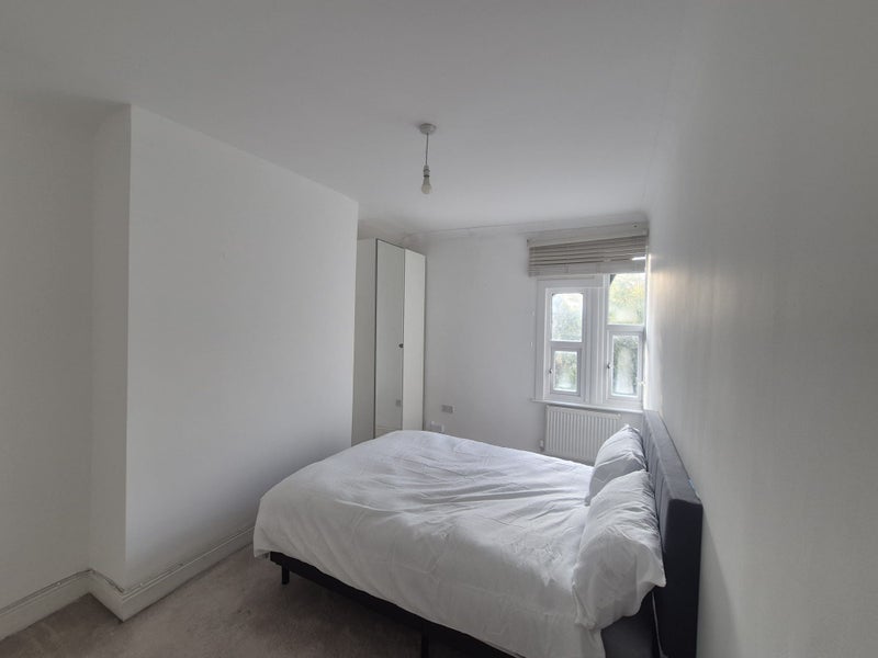 Photo 1: Main bedroom