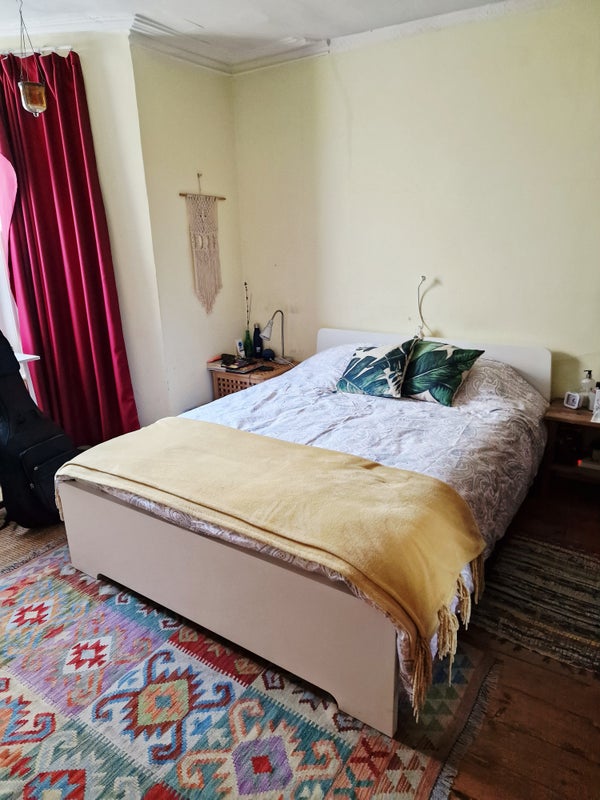 Photo 1: Bedroom 