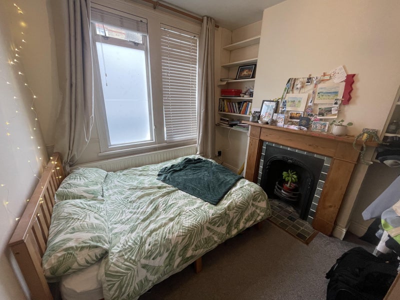 Photo 1: The room in question 