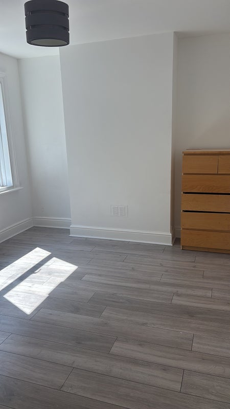 Photo 1: Bedroom 
