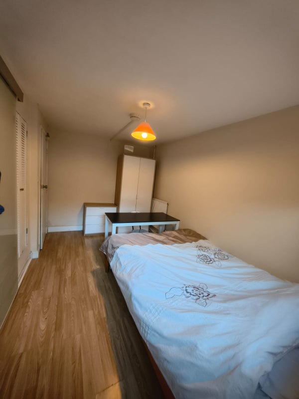 Photo 1: Room1