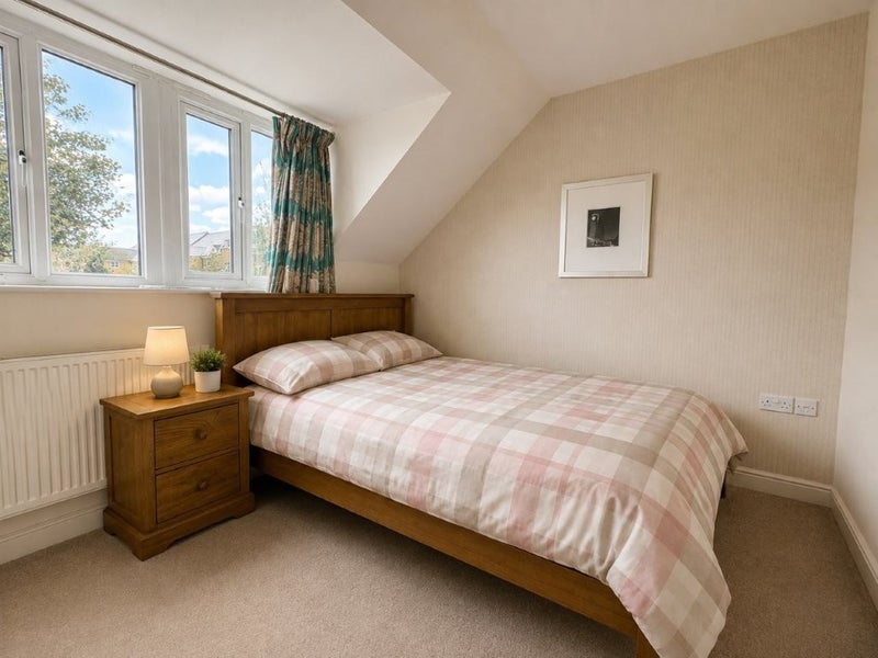 Photo 1: Bedroom 6