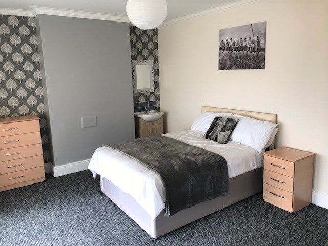 Photo 1: SPACIOUS ROOM
