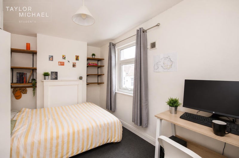 Photo 1: Spacious, Comfy Bedroom