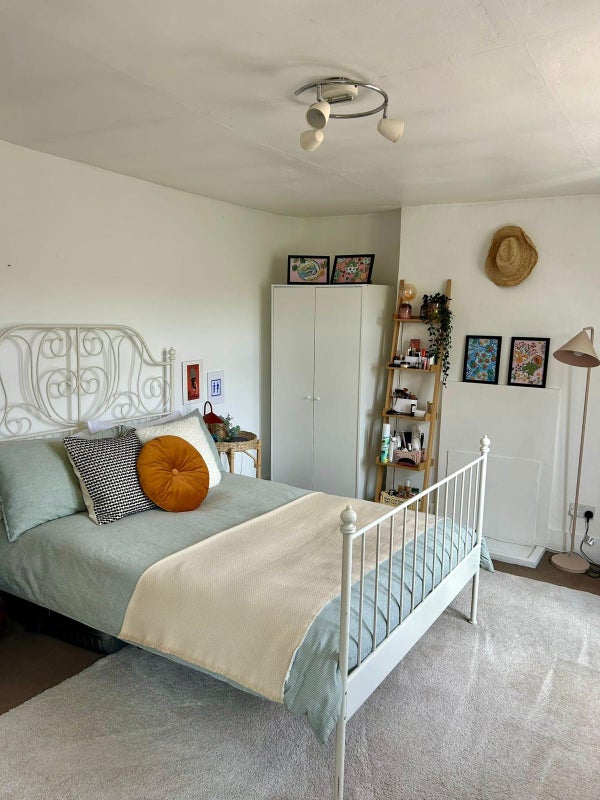 Photo 1: The room!