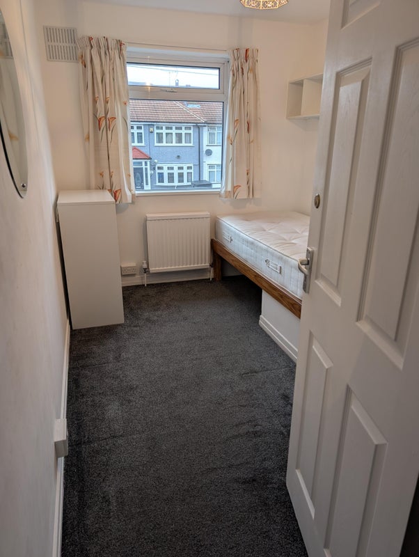 Photo 1: Single Room view 1