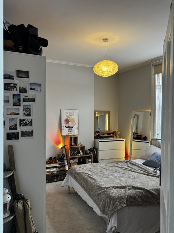 Photo 1: The room