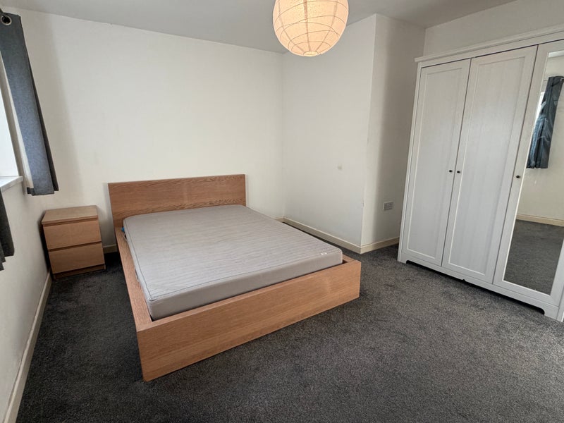 Photo 1: Room 3