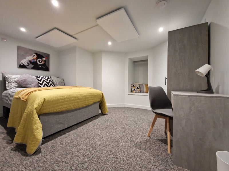 Photo 1: BEDROOM 