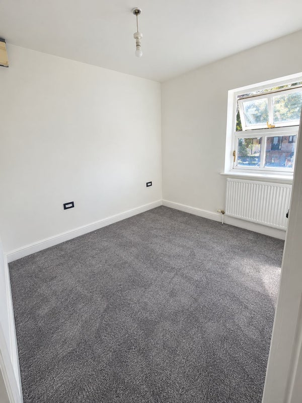 Photo 1: Bedroom