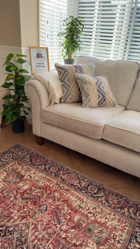 Photo 1: Living area