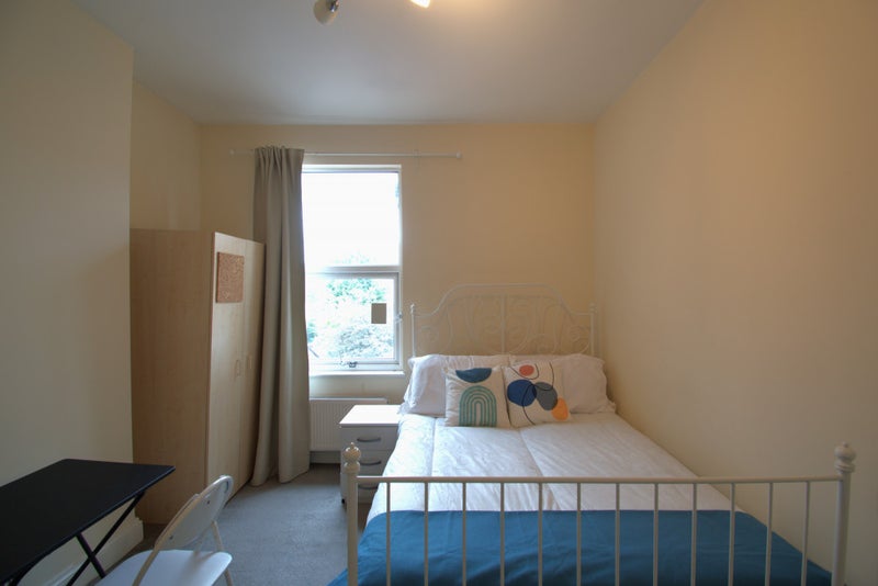 Photo 1: £867 pcm, Double room