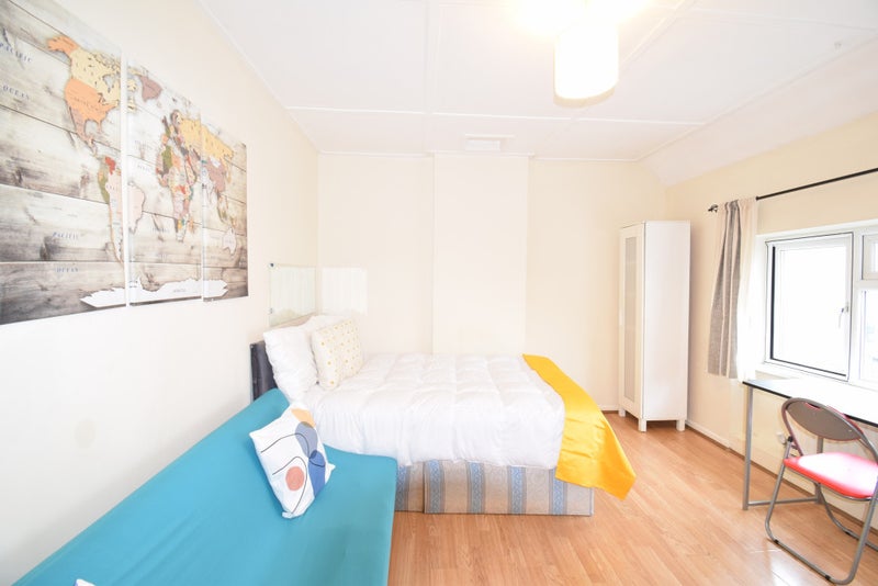 Photo 1: £867 pcm, Double room