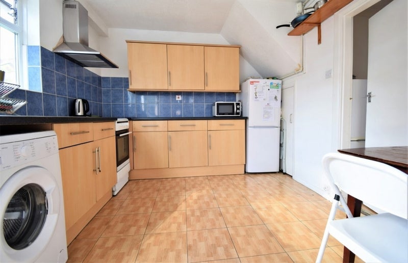 Photo 1: Eat in Kitchen
