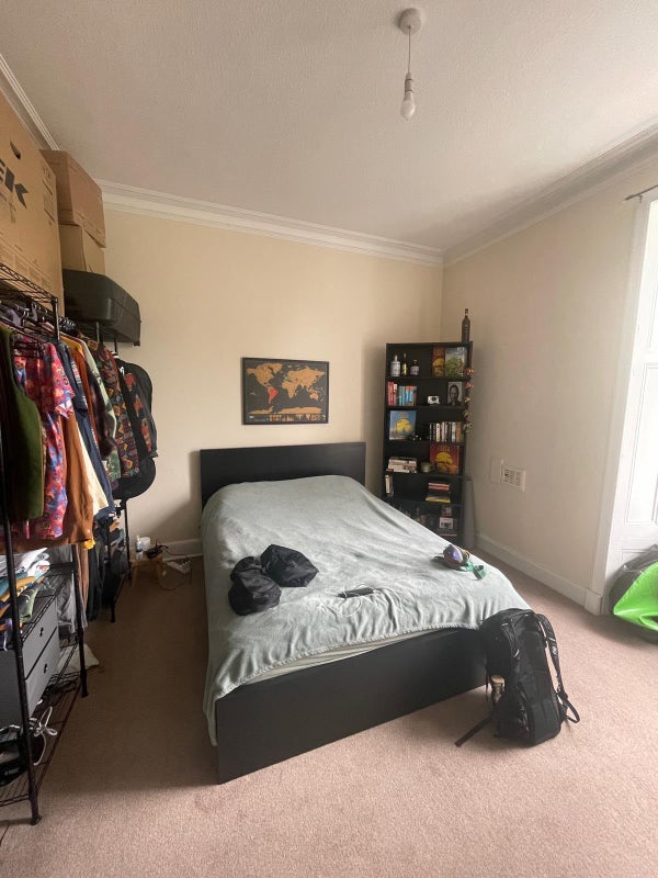Photo 1: Bedroom 