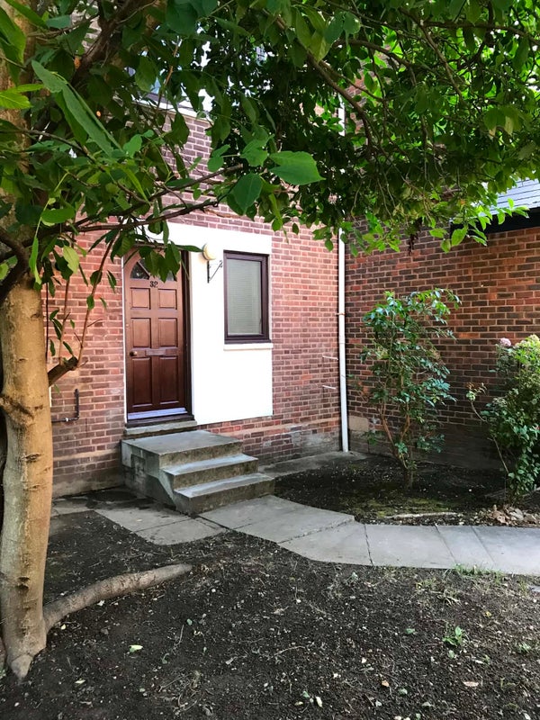Photo 1: Northampton street 