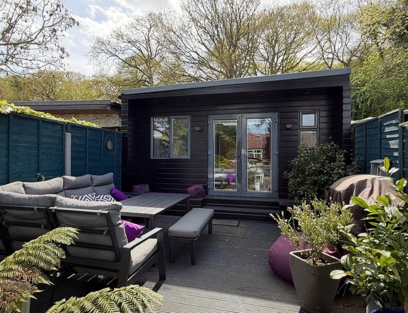 Photo 1: Garden studio flat with private terrace